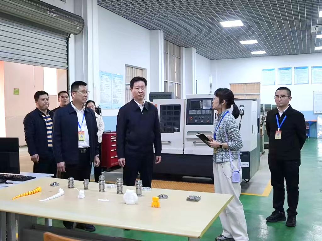 自治区工业和信息化厅领导到直属学校调研(图3)